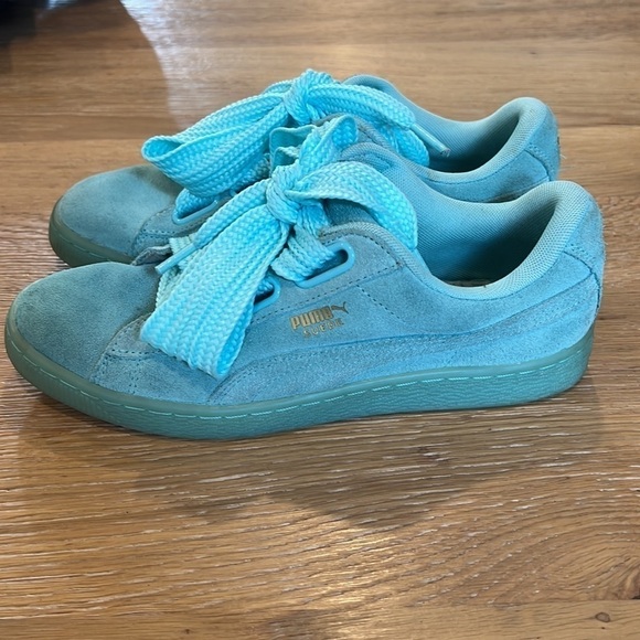 Puma women shoes, 8.5 size, normal wear. - Picture 3 of 6